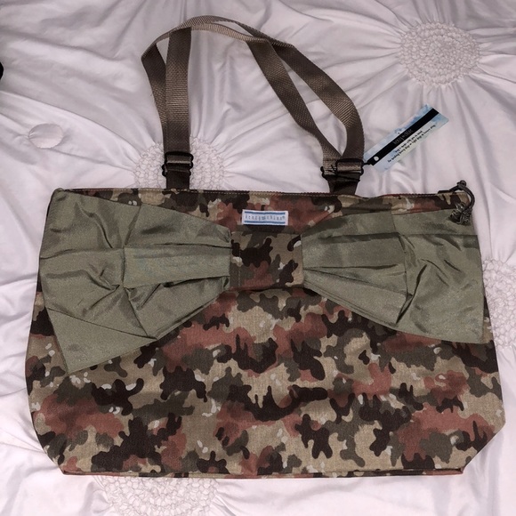 PLEATED BOW CAMO MULTI- PURPOSE LARGE TOTE - Picture 1 of 6